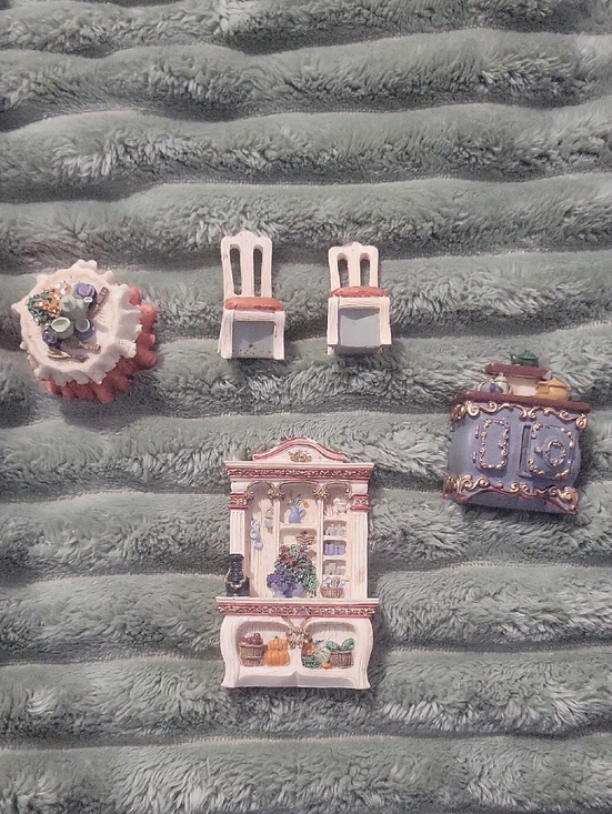 Other - Antique Furniture Set - White & Pastel Accents